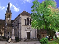 en veille devant l'glise