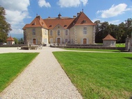 Longpra, cour intrieure