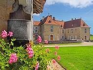 Longpra, cour intrieure