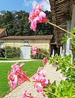 Longpra, cour intrieure