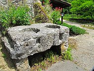 Cognin les Gorges, la pierre  dmes