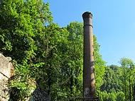 les ruines dantesques de la distillerie de Fourvoirie
