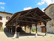 St Antoine l'Abbaye, la halle