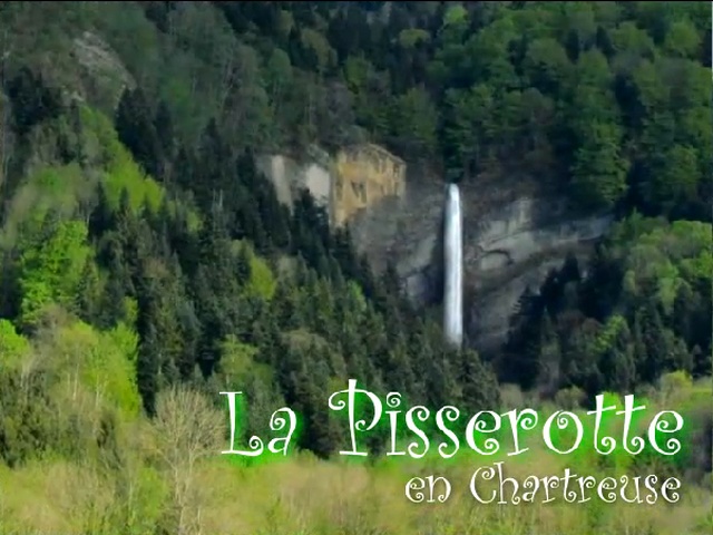 Un grandiose spectacle de saison, une cascade de fracheur !