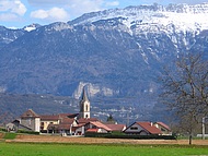 St Nicolas de Macherin: le village et la Grande Sure